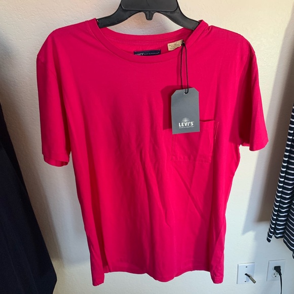 levis made and crafted pocket tee